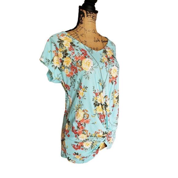 Women's Knit Tops Knot Front Lace Back Necklace Short Sleeve Blouse Small NWT - Picture 7 of 10